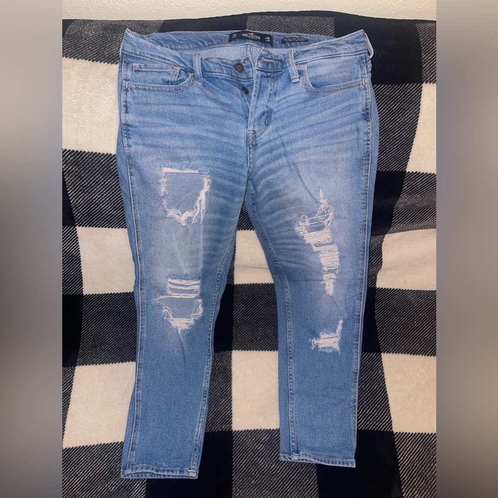 Hollister Low-Rise Crop Boyfriend Jeans